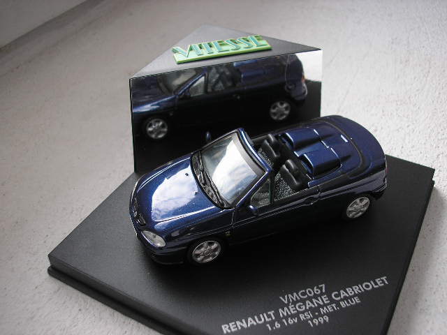 Renault Mégane I Ph II-1.6 16V Rsi metallic blue.jpg