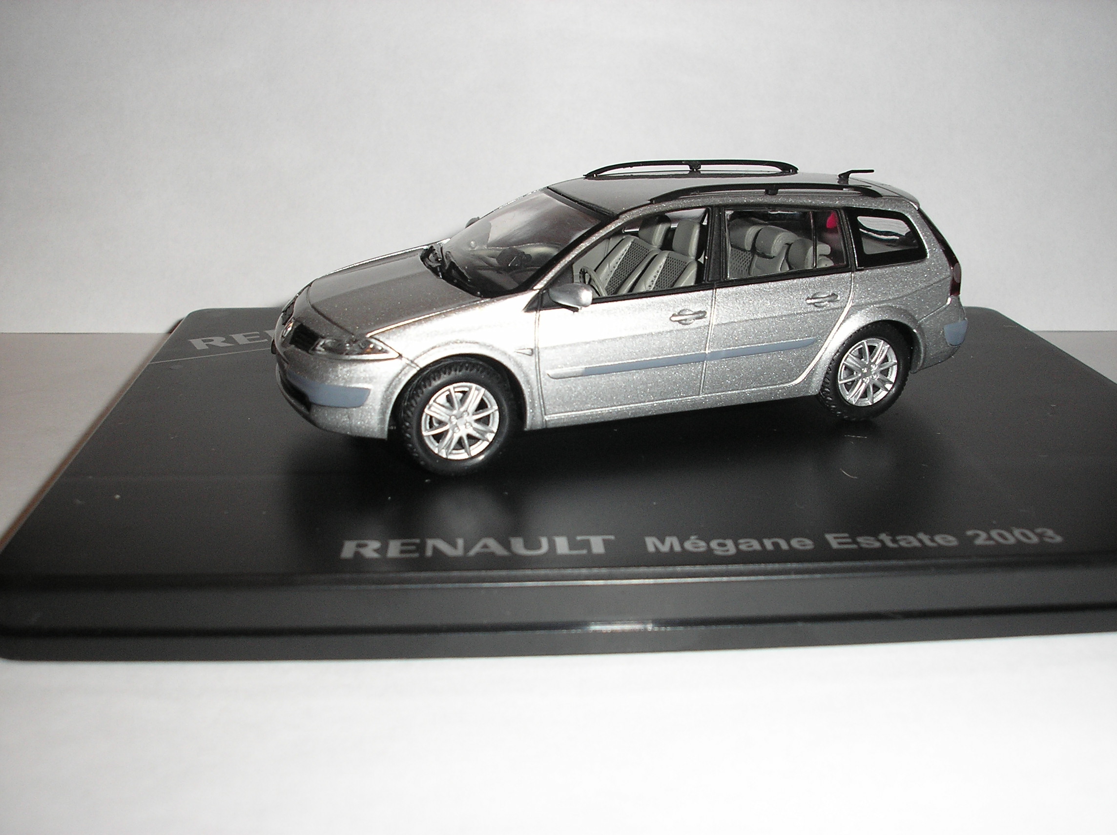 Renault Mégane Estate 2003.jpg