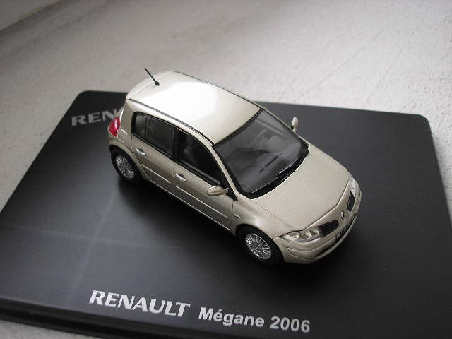 Renault Mégane II Ph II 2006.jpg